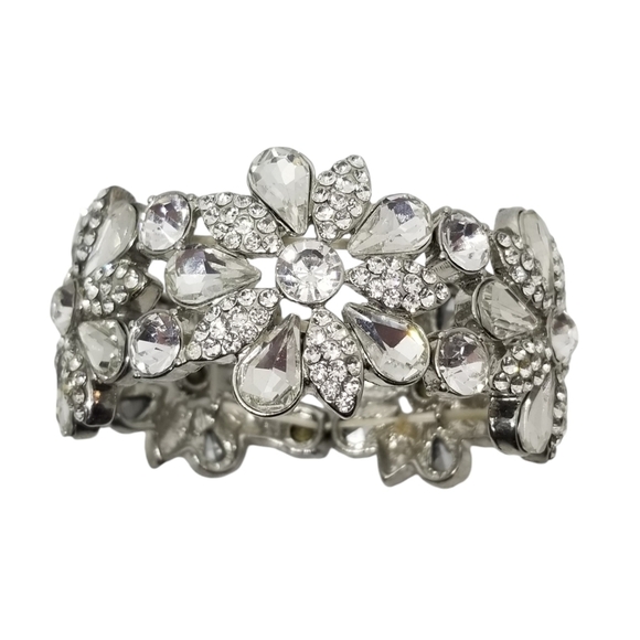 VINTAGE SILVERTONE & WHITE RHINESTONE FLOWER DESIGN STRETCH BRACELET - Picture 5 of 6